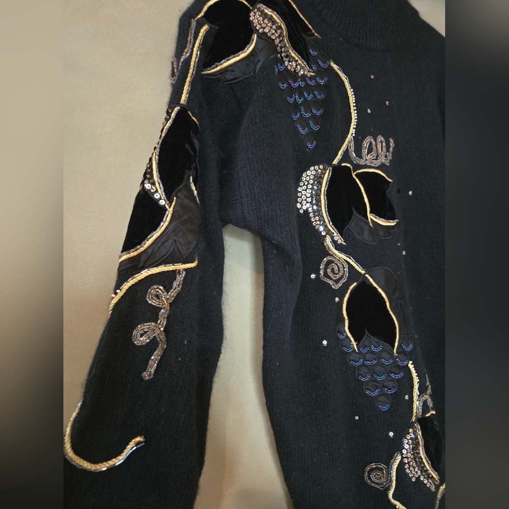Vintage!! I.B.Diffusion | 1980s Black Beaded Sweater w/ Grapevine Design, Size M - Picture 10 of 13